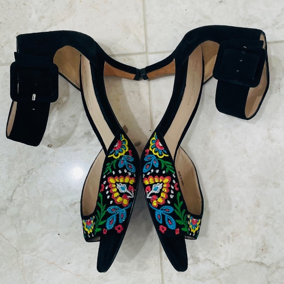 PELLE MODA {6M} Sandal Heels Embroidered FloralBlack Suede Open Toe Kitten Heel - Picture 9 of 10